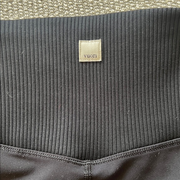 Vuori Black Rib Studio Short - Picture 4 of 4